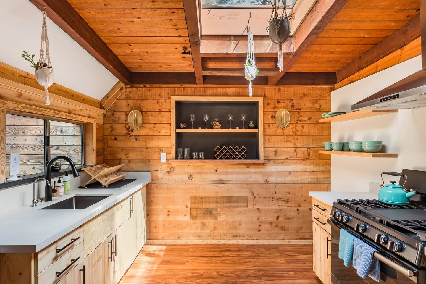 Kitchen made all of wood with interesting kitchen decoration in wall