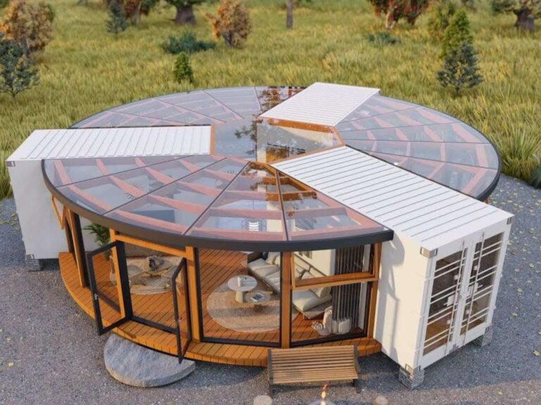 Round shaped house, all in glass