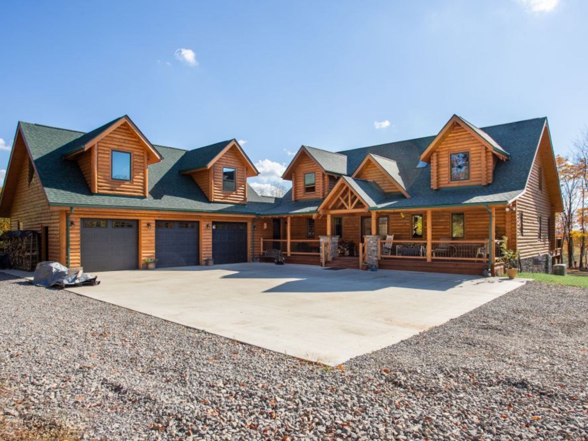 All The Families Are Looking Into This Big, Rustic Cabin Home