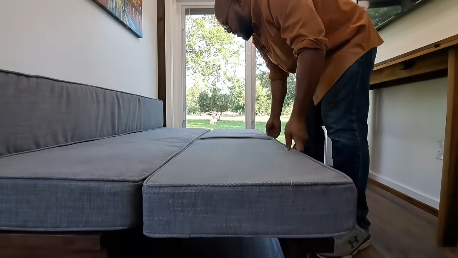 couch which turns into a bed