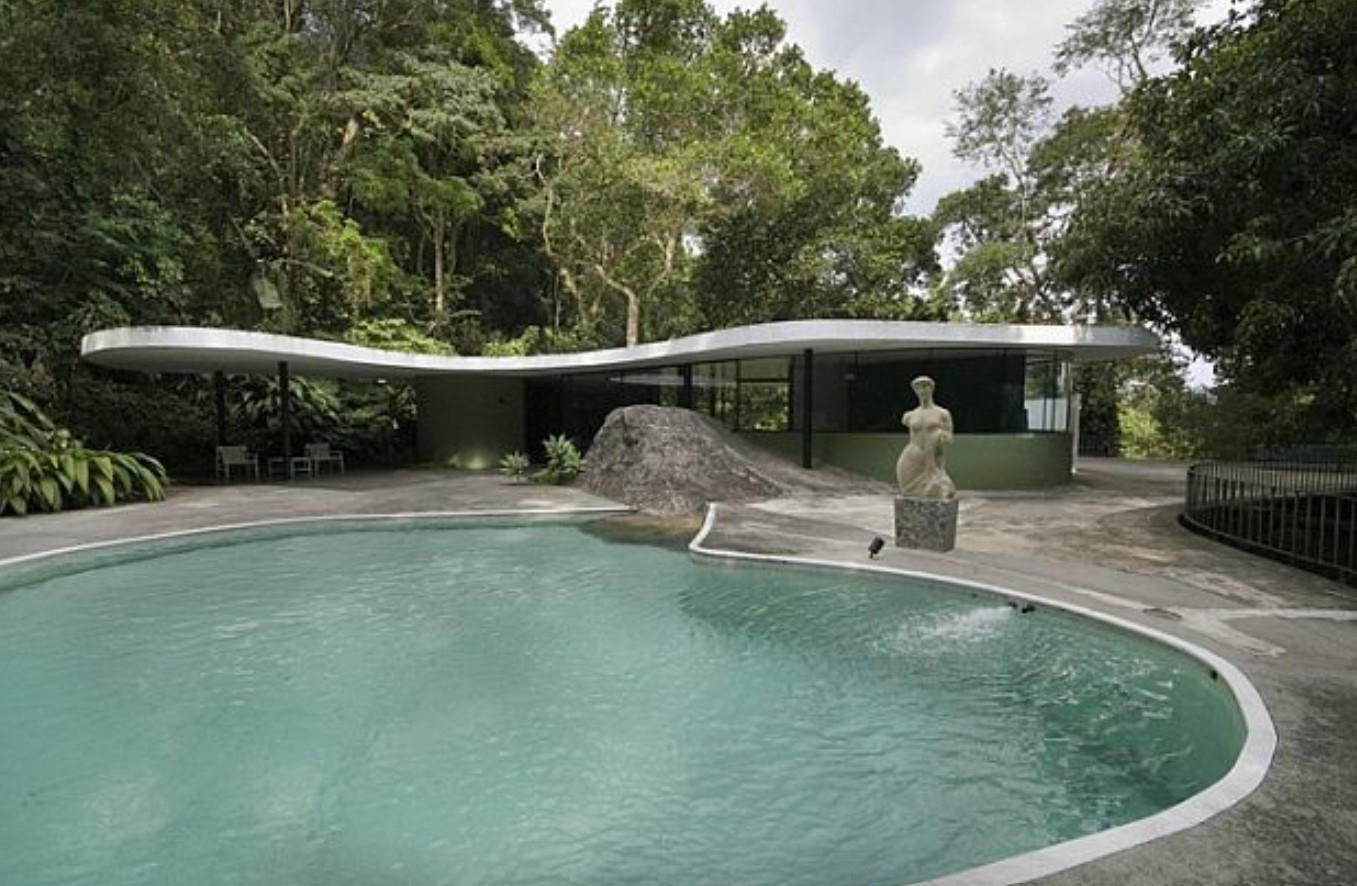 Home with a huge covered terrace and a swimming pool