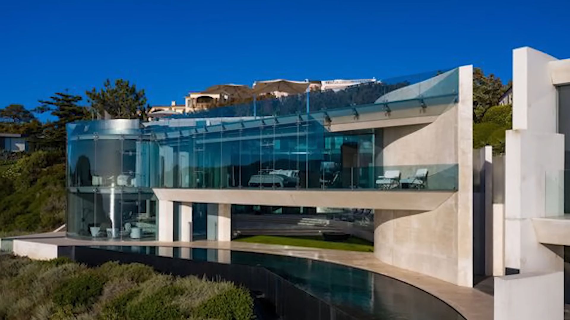 alicia keys house with angled glass walls