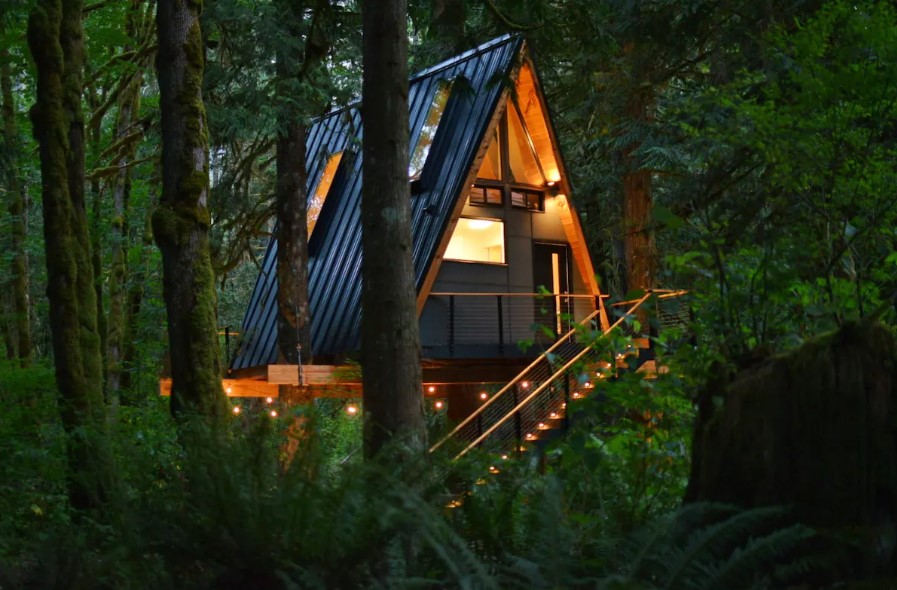 cute treehouse cabin in the woods