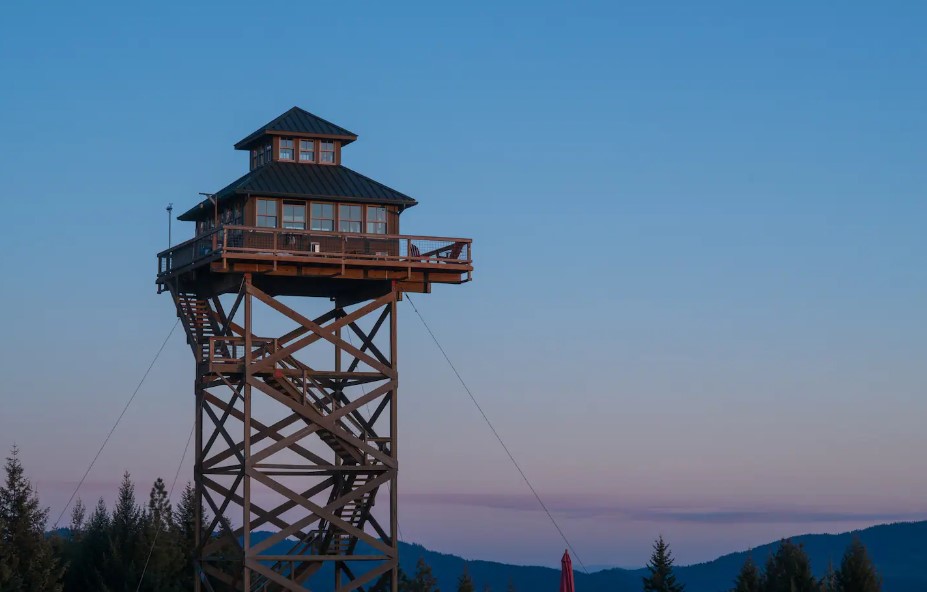 tower cabin with beautiful views