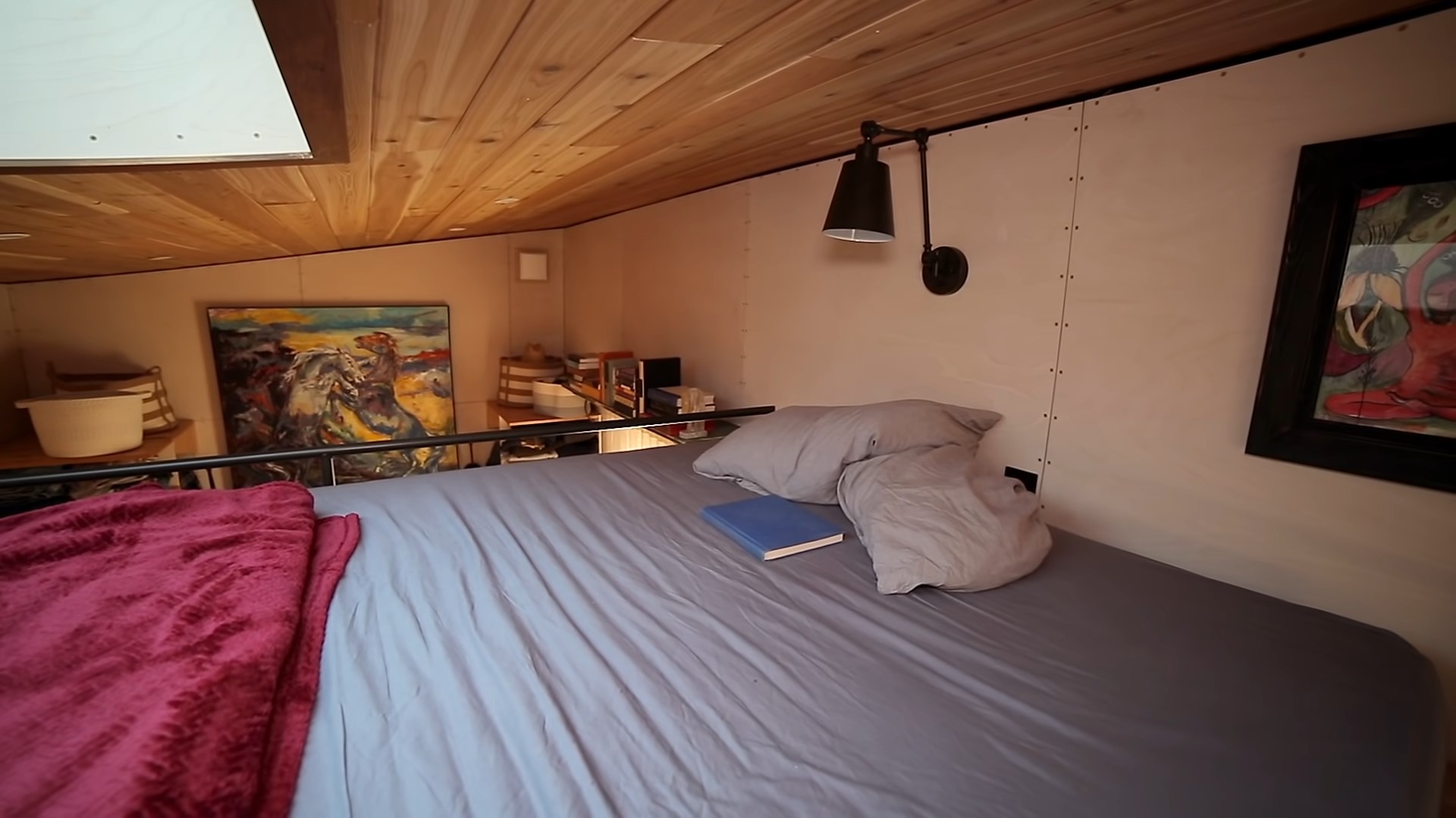 Spacious loft with sky light