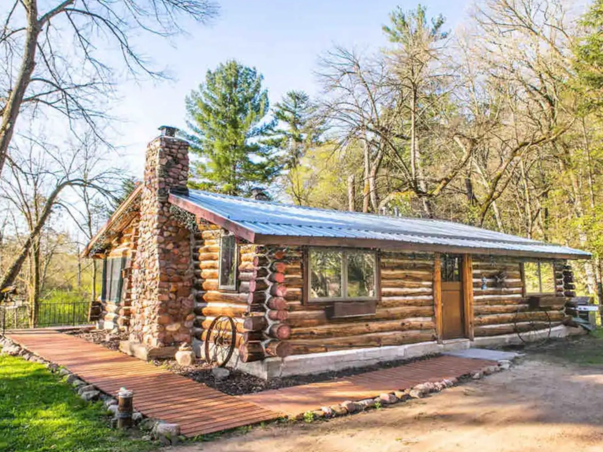 One story log cabin