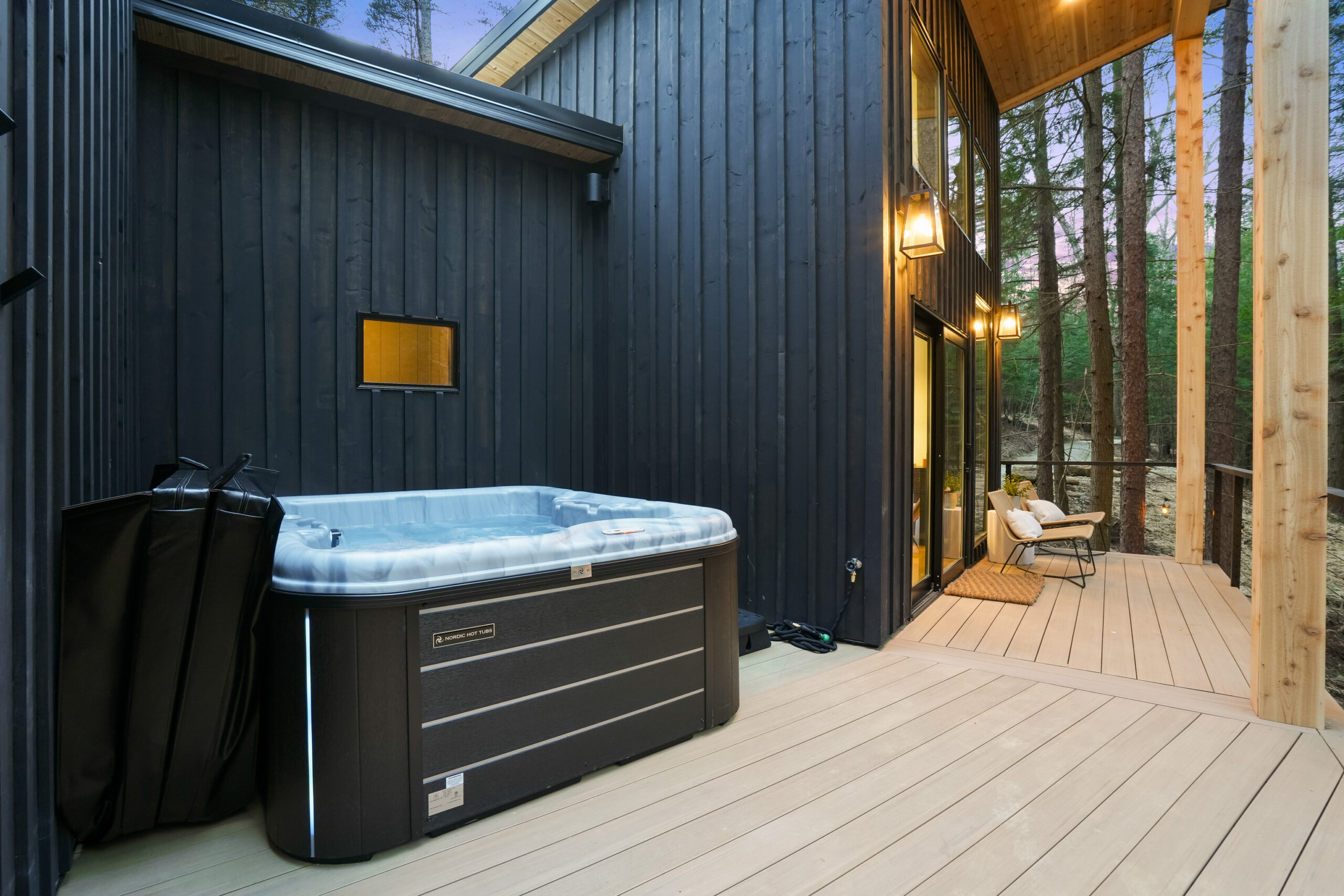 hot tub outside of a cabin