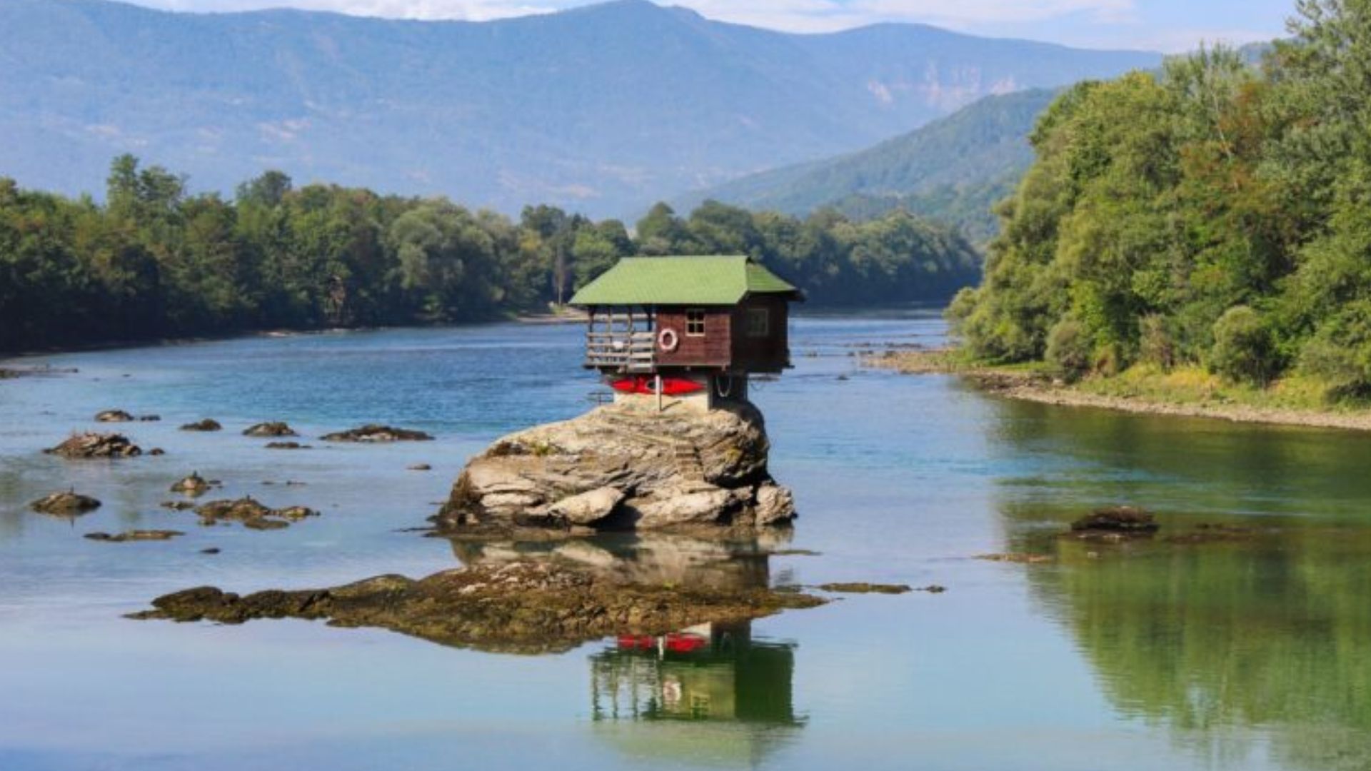 house in the middle of the river