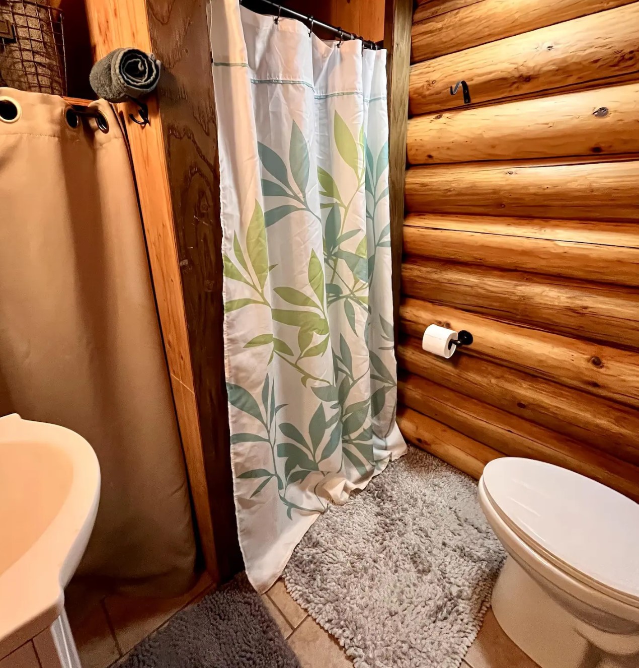 Full log bathroom