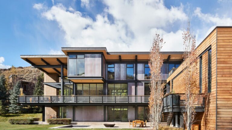 Nature Lovers Are Raving About This Unbelievable Lake Creek Residence - Awesome looking house in the nature