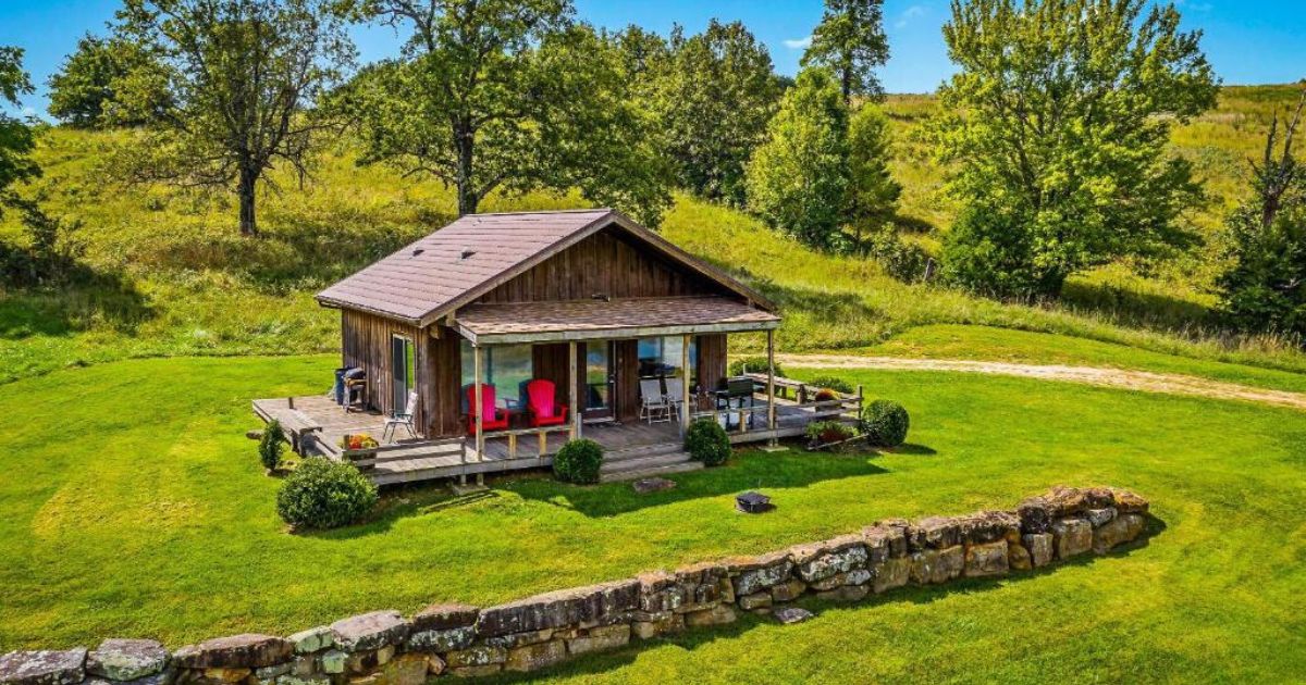 Hiding From The Civilization Never Seemed Better In This Picturesque Cabin