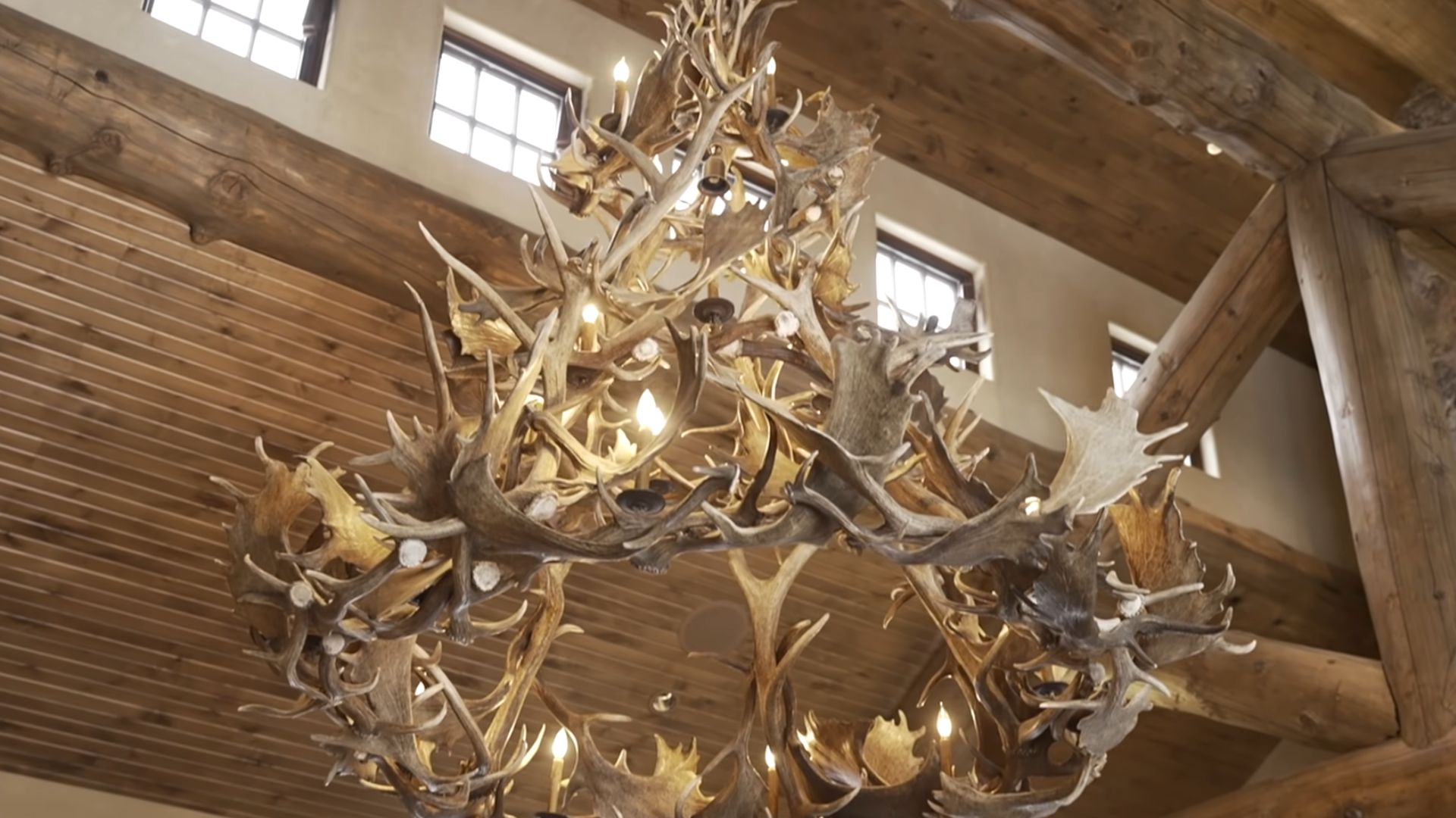 antlers chandelier