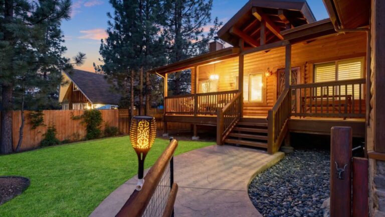Discover A Breathtaking Cabin With A Room So Wild, Even Houdini Would Be Impressed