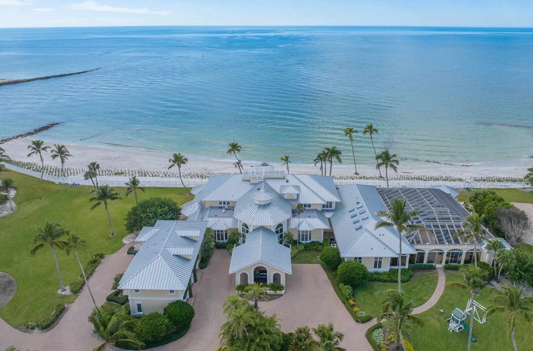 Gordo pointe mansion on a beach