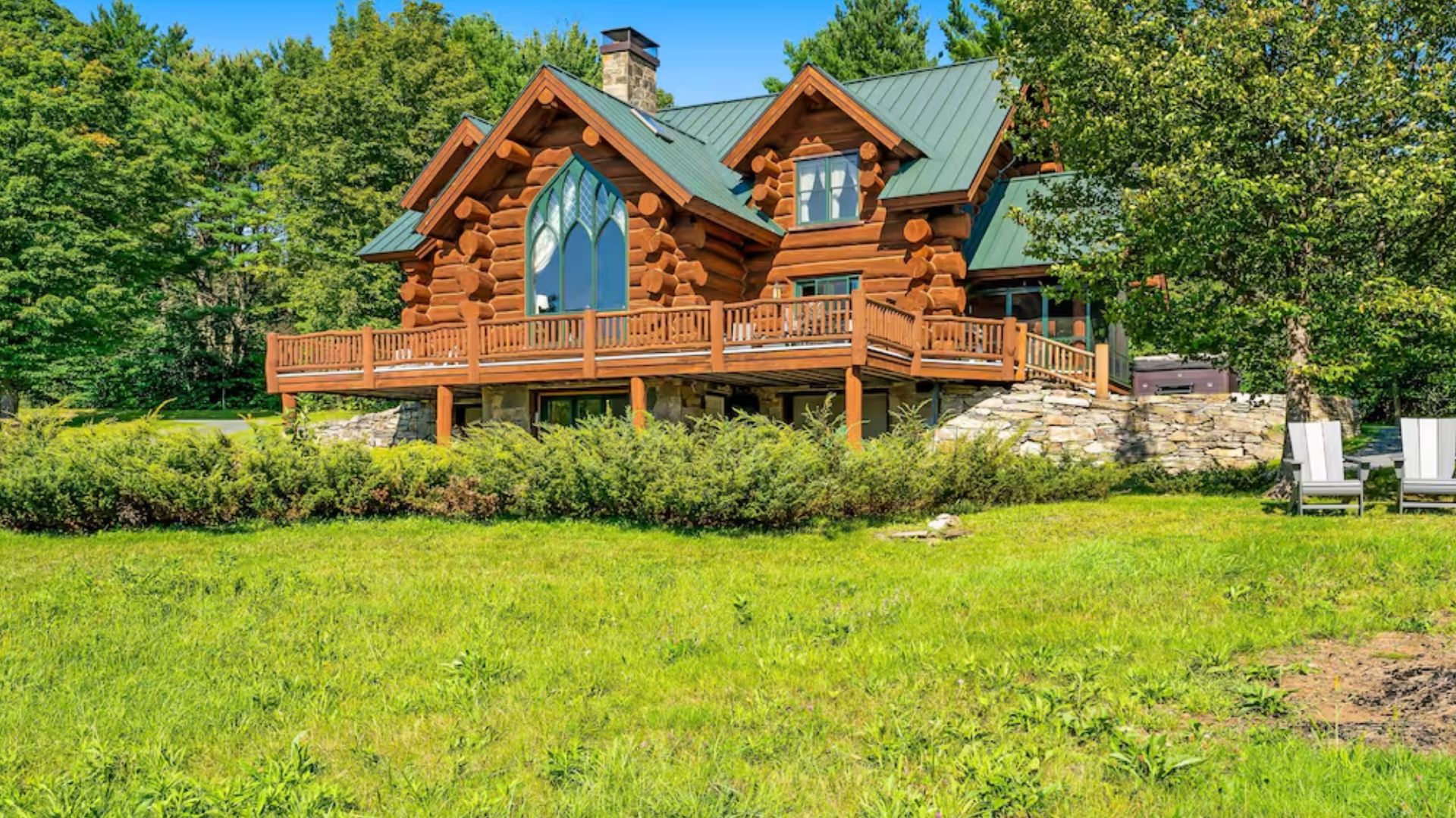 exterior of a log cabin