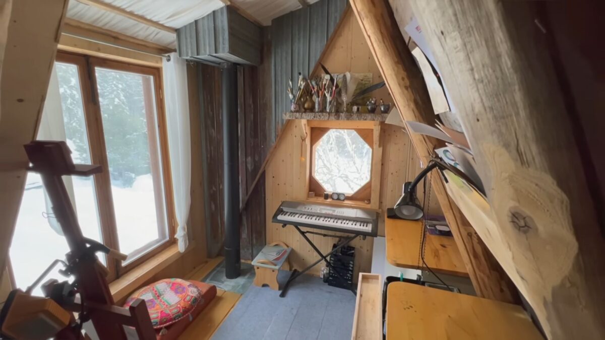 A Couple Turned Their Tiny Cabin Into Paradise And It’s Basically What ...