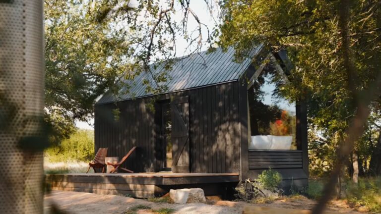 There’s No Doubt That This Tiny Home Is A Piece Of Paradise On Earth