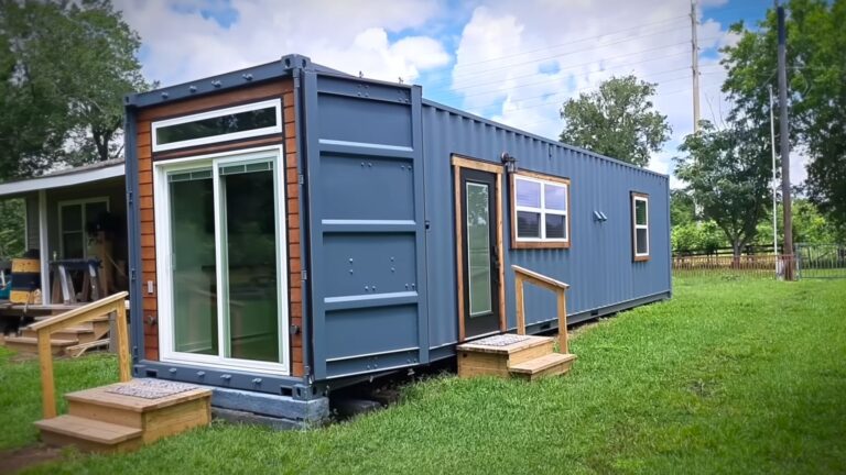 exterior of a ggrey container house