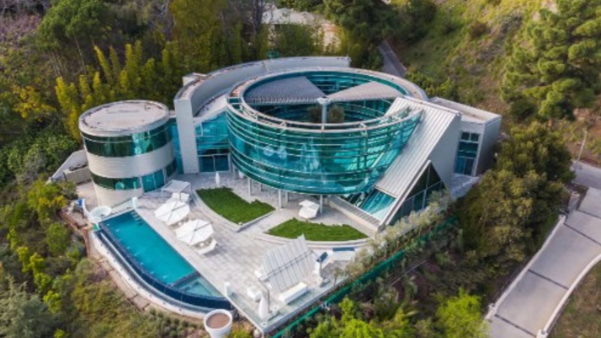 Justin Bieber’s Beverly Hills Glass House