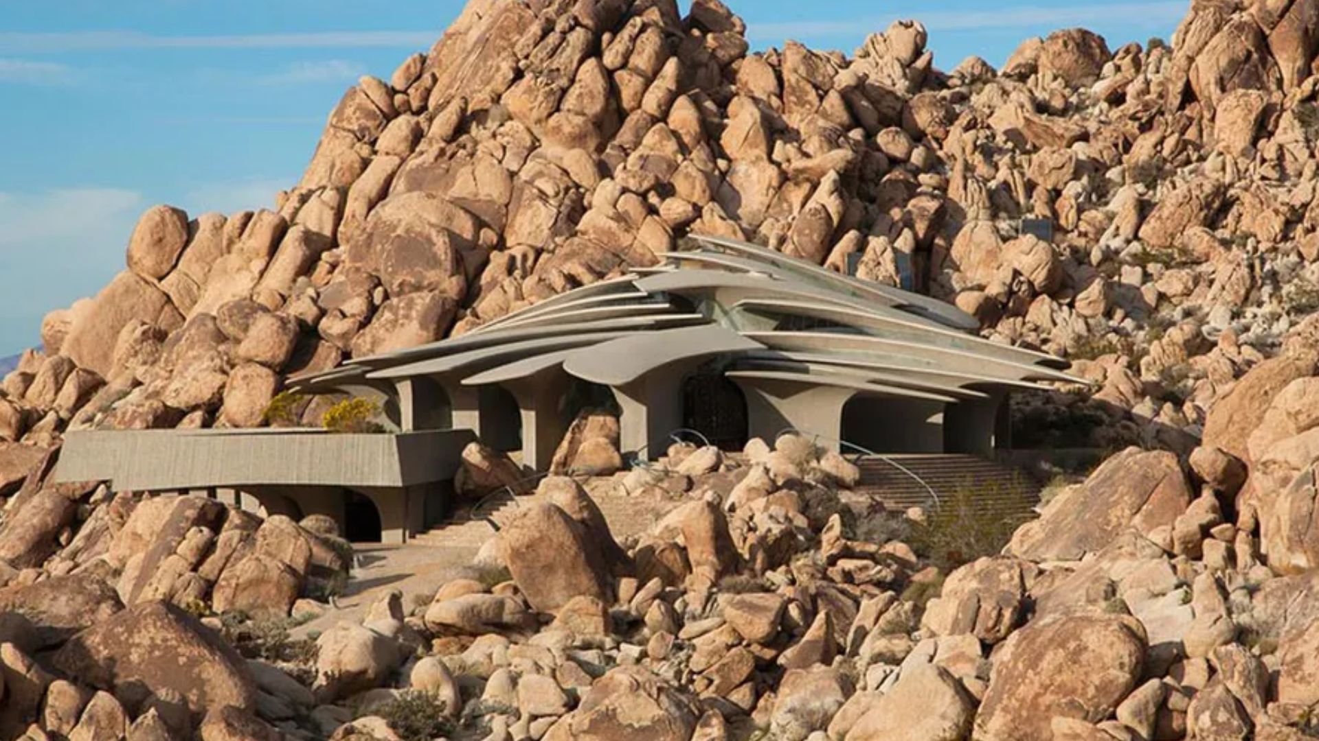 joshua tree unusual mansion