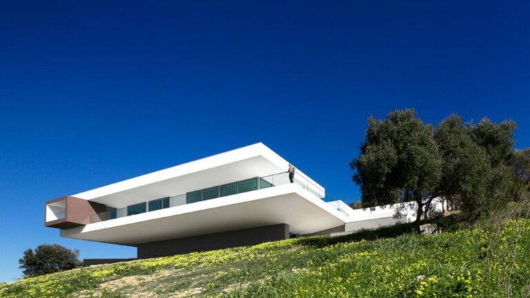14 Cool Homes That Are Built In The Most Unusual Locations