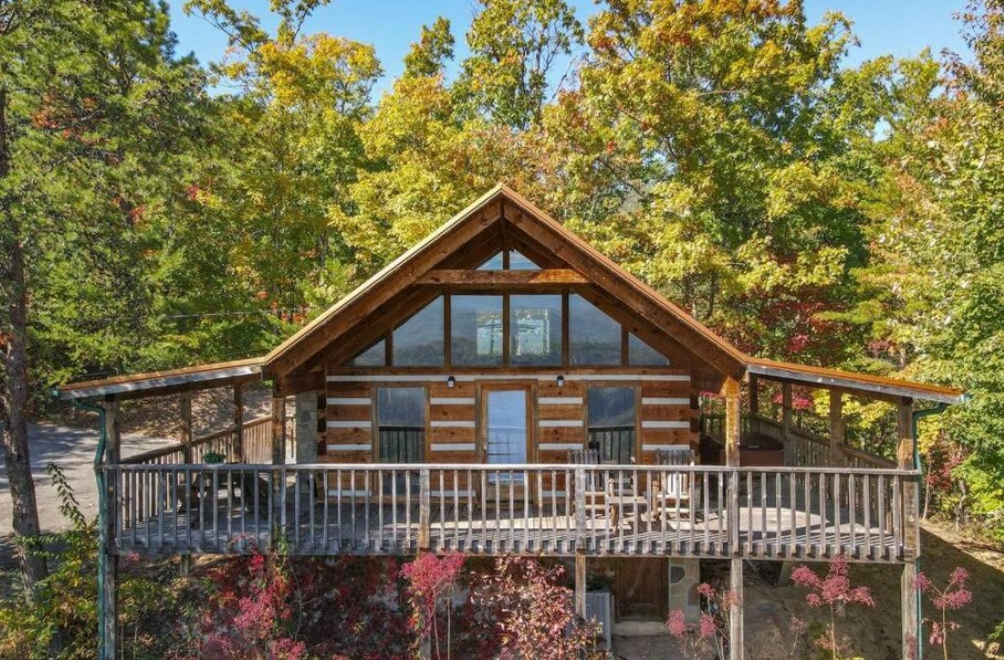 Cabin in Servieville, US