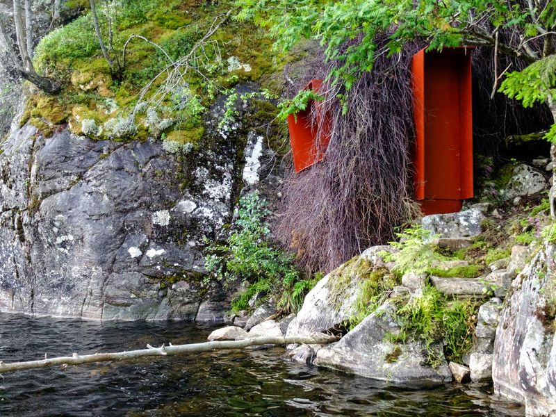 Camouflage Cabin, Norway