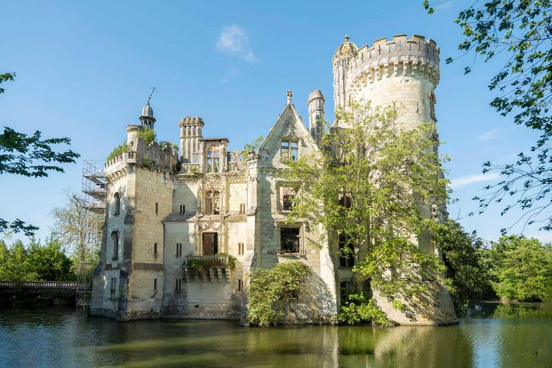 Château de la Mothe-Chandeniers, France