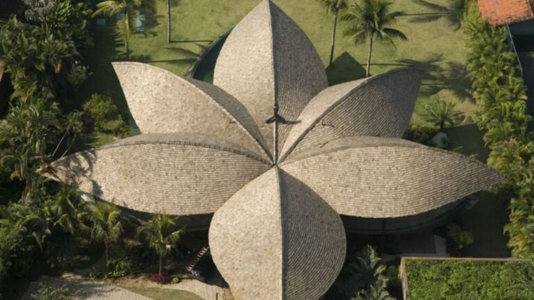 The Leaf House exterior