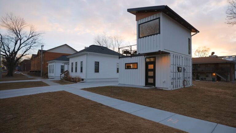 exterior of a tiny container house