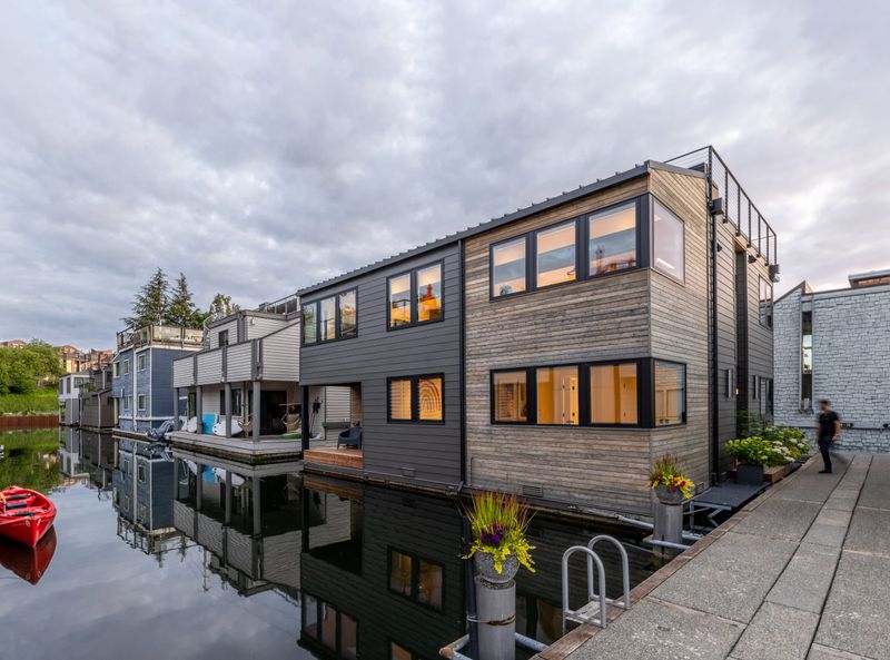 Floating House on Lake Union