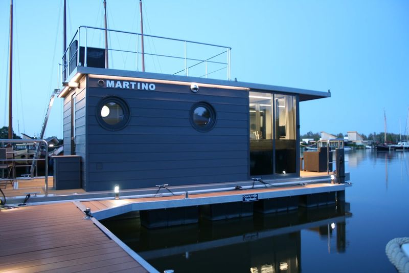 Floating Houseboat Haven