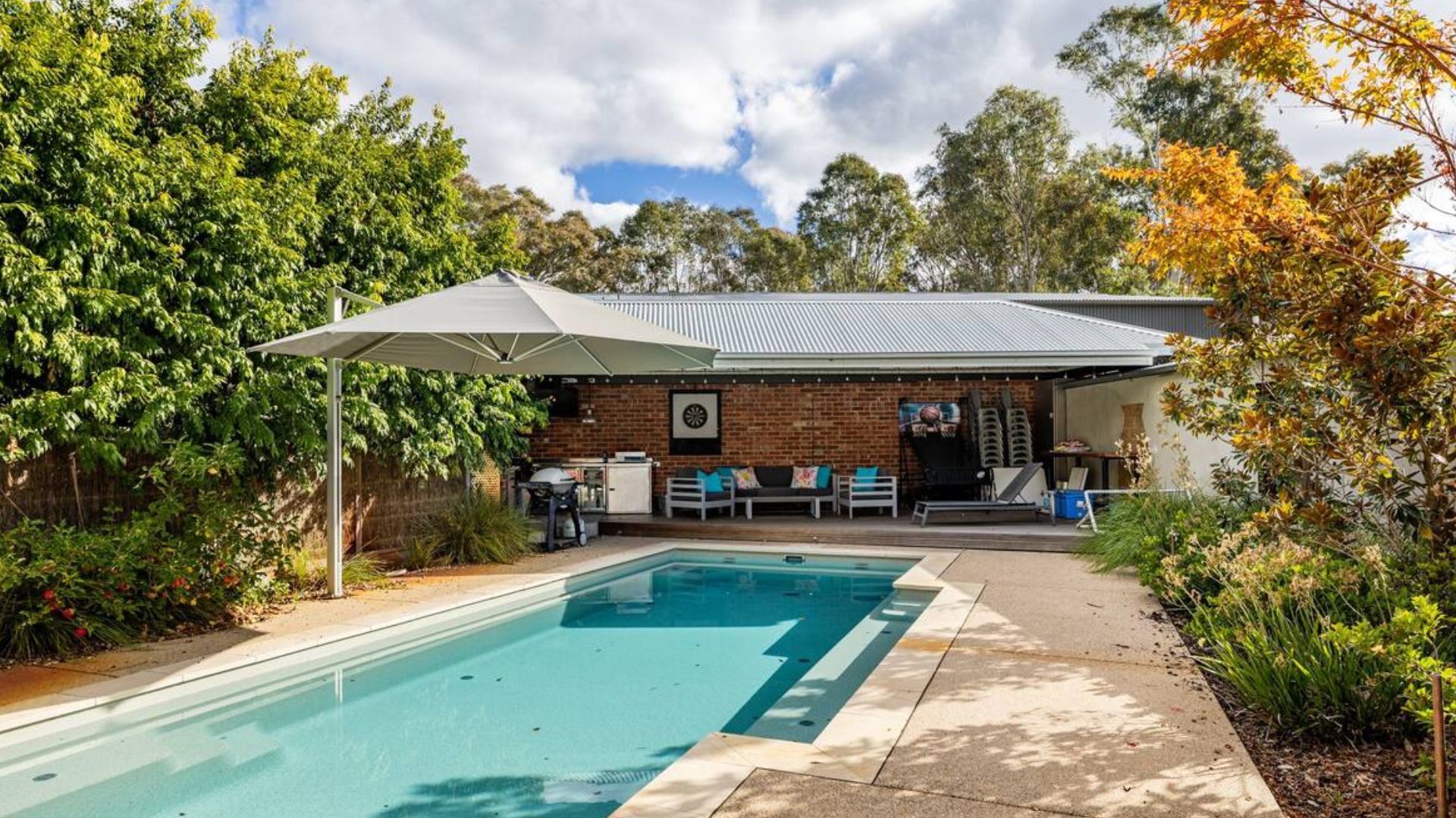 Luxurious shipping container with an incredible backyard