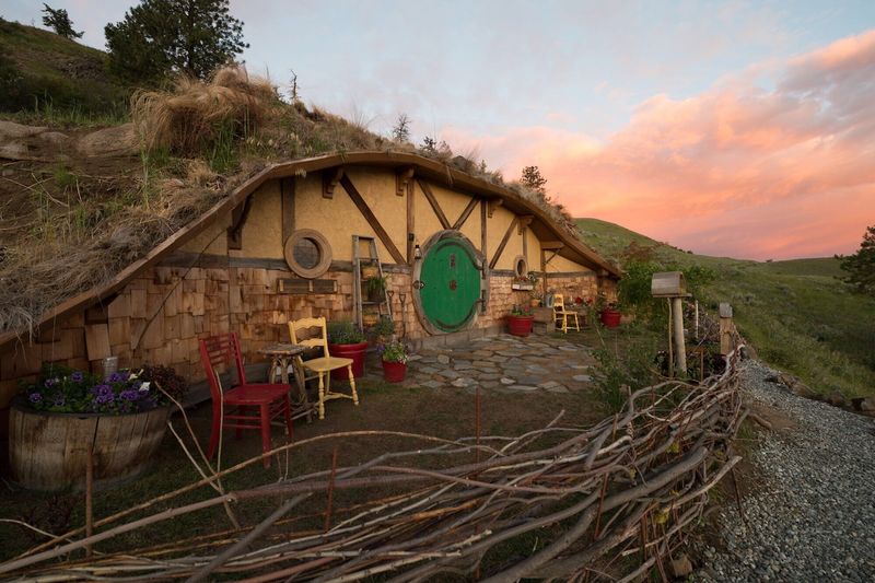 The Hobbit Hole, Orondo, Washington