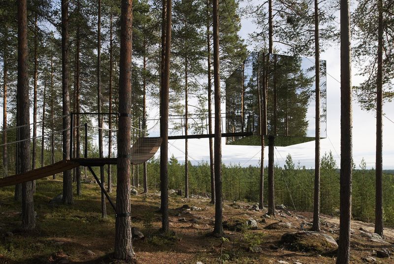 The Mirrorcube Treehouse