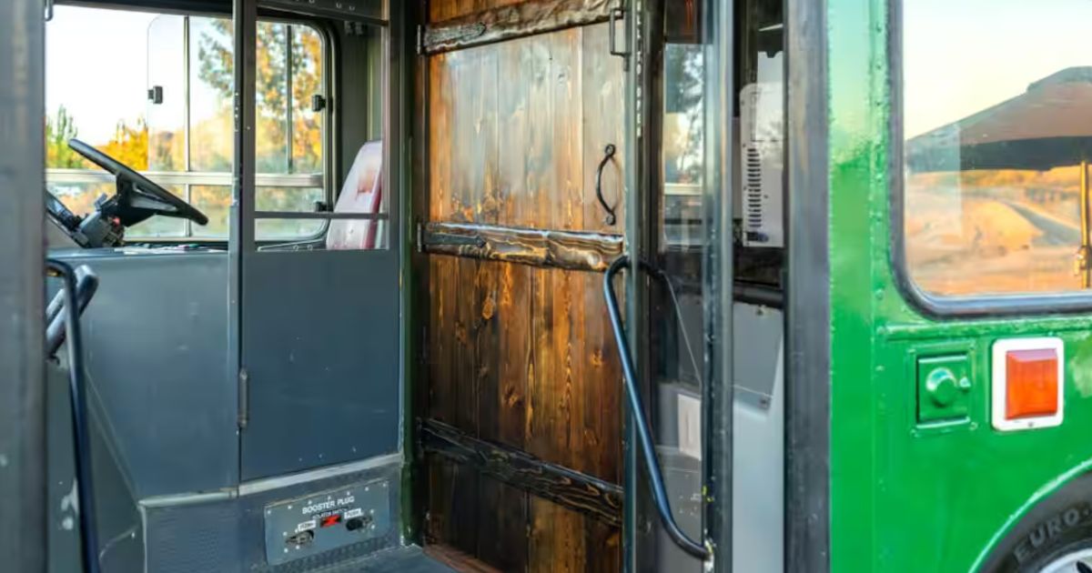 entrance into the bus house