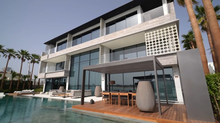 You Must See The $40,000,000 House That’s Makes All The Hollywood Mansions Jealous