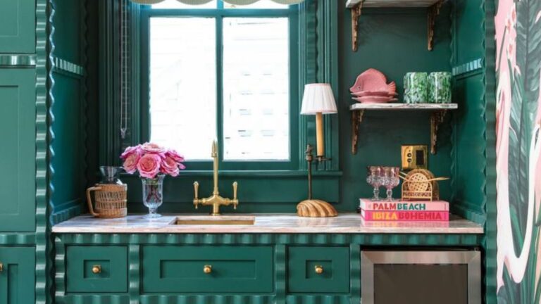 20 Favorite Green Kitchen Cabinet Ideas