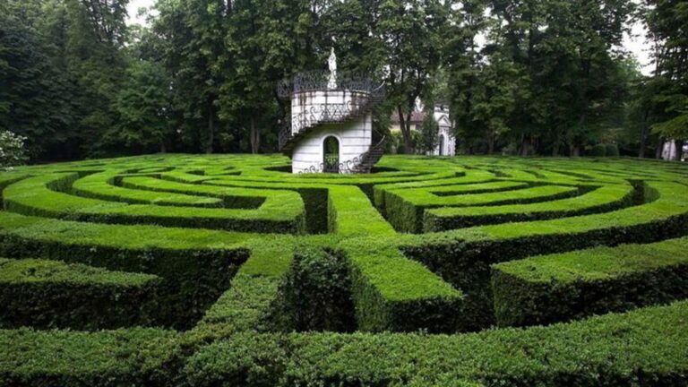 21 Fairy-Tale Gardens That Feel Straight Out of a Storybook