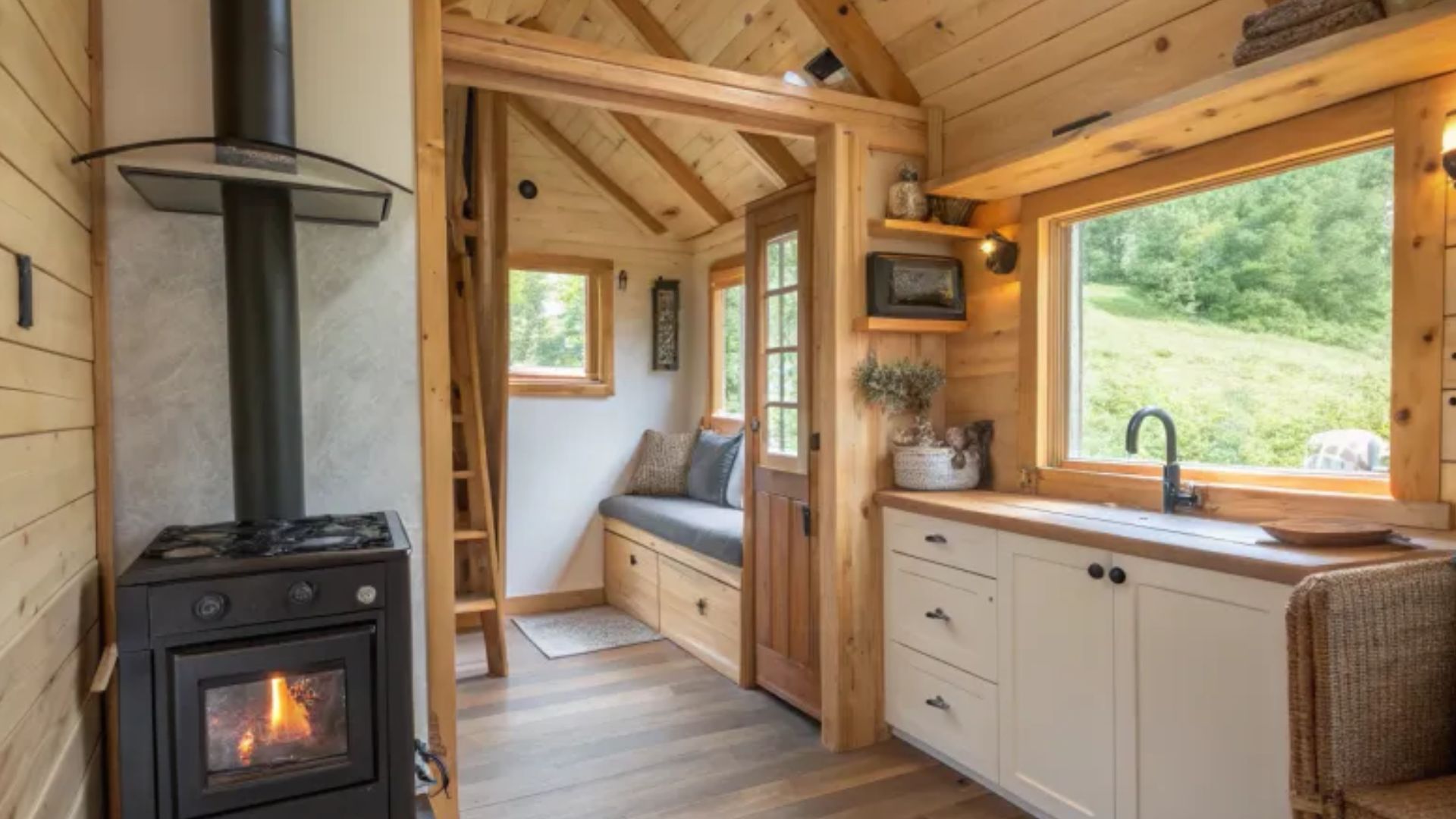 21 Of The Best Spacious Tiny Homes You’ll Love