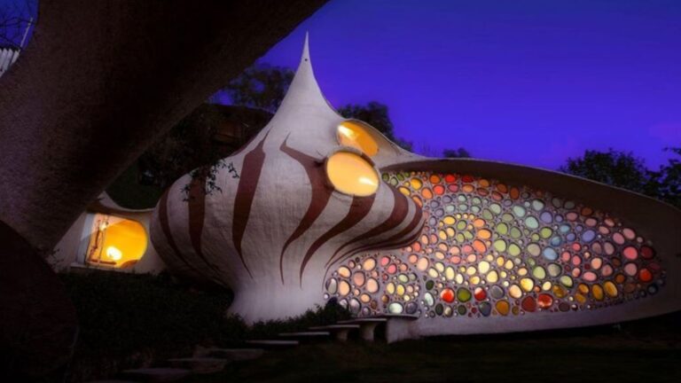 21 Unconventional Houses You Won’t Believe They’re Real