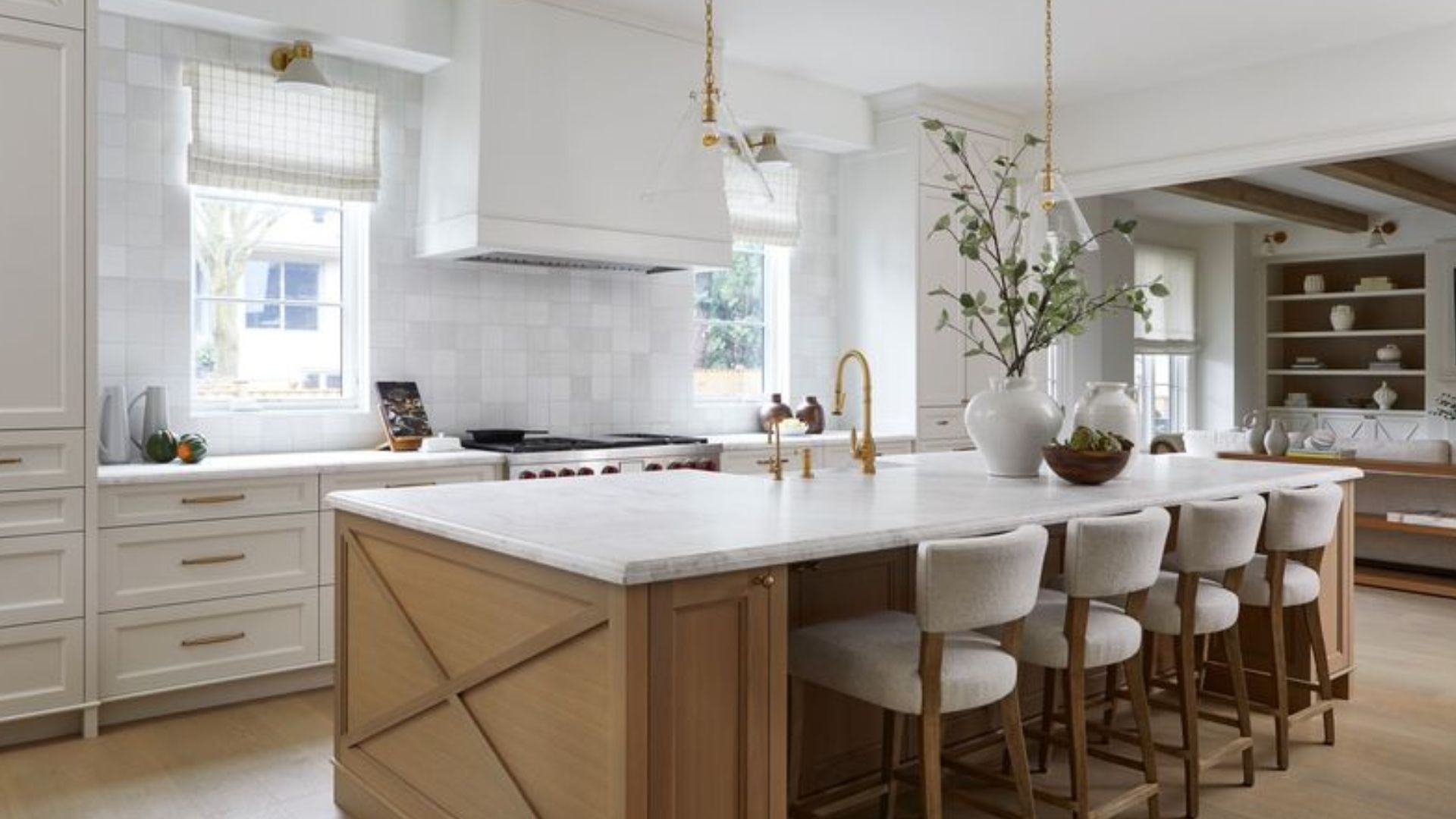 22 Ways To Make A White Kitchen Feel Cozier And Warmer, According To Interior Designers