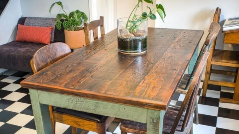 24 Nostalgic Dining Room Trends Designers Want to See Again