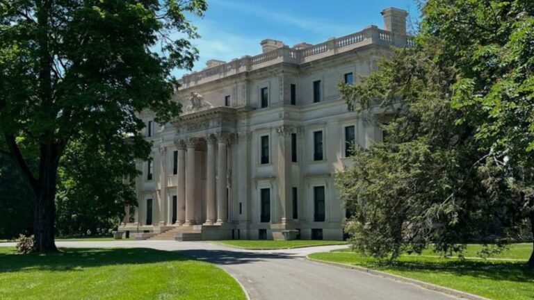 25 Stunning Homes Of America’s First Millionaires