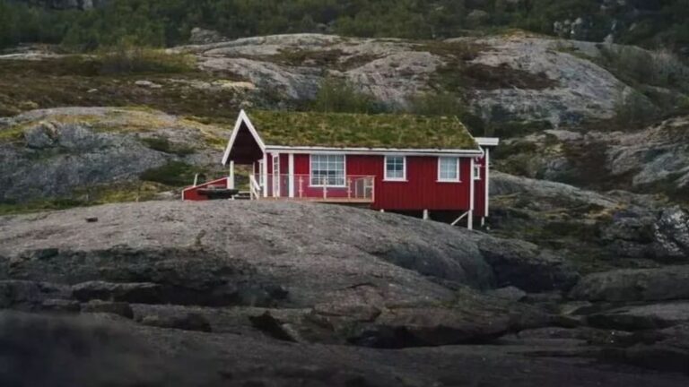 fjord red house