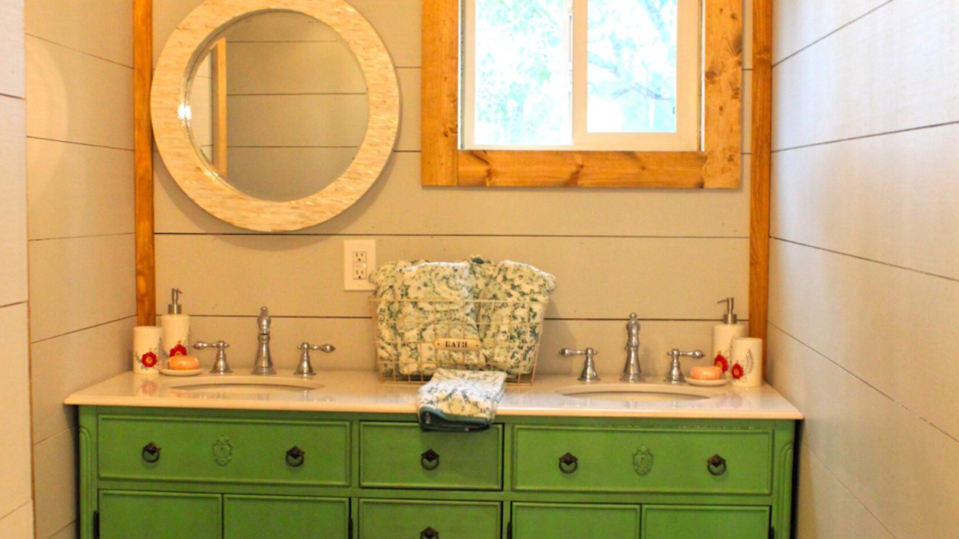 vintage green vanity