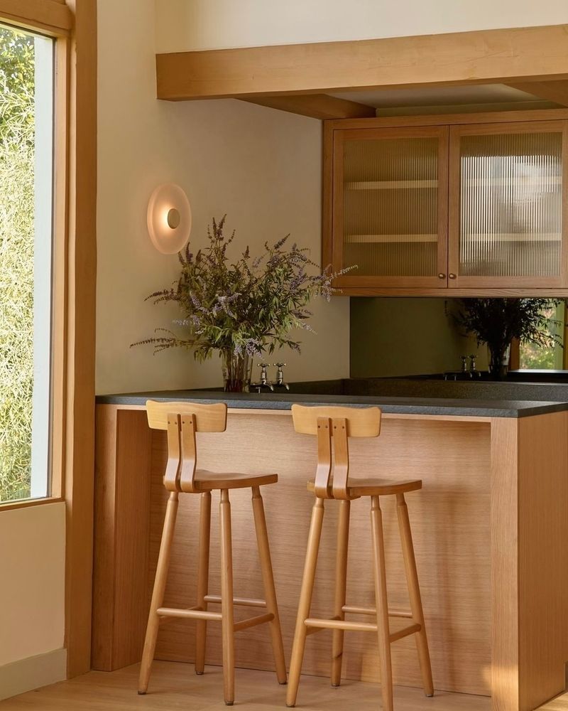 Breakfast Bar with Stools