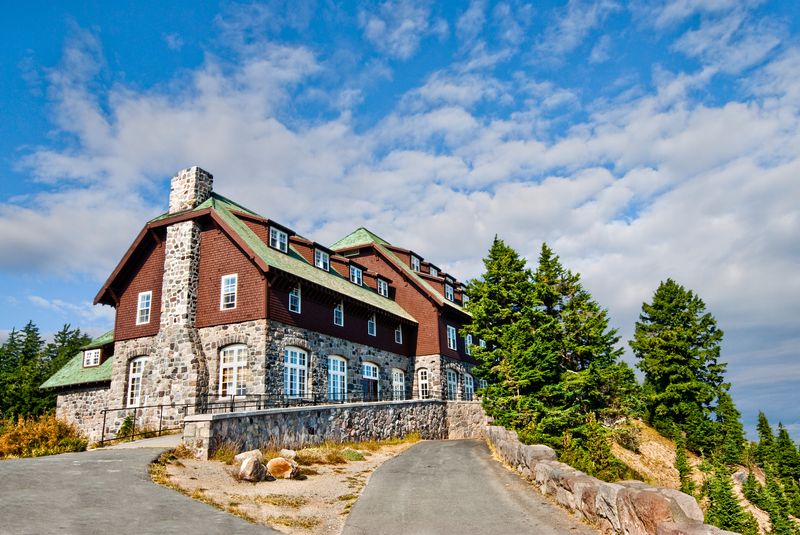 Crater Lake Cabin, Oregon