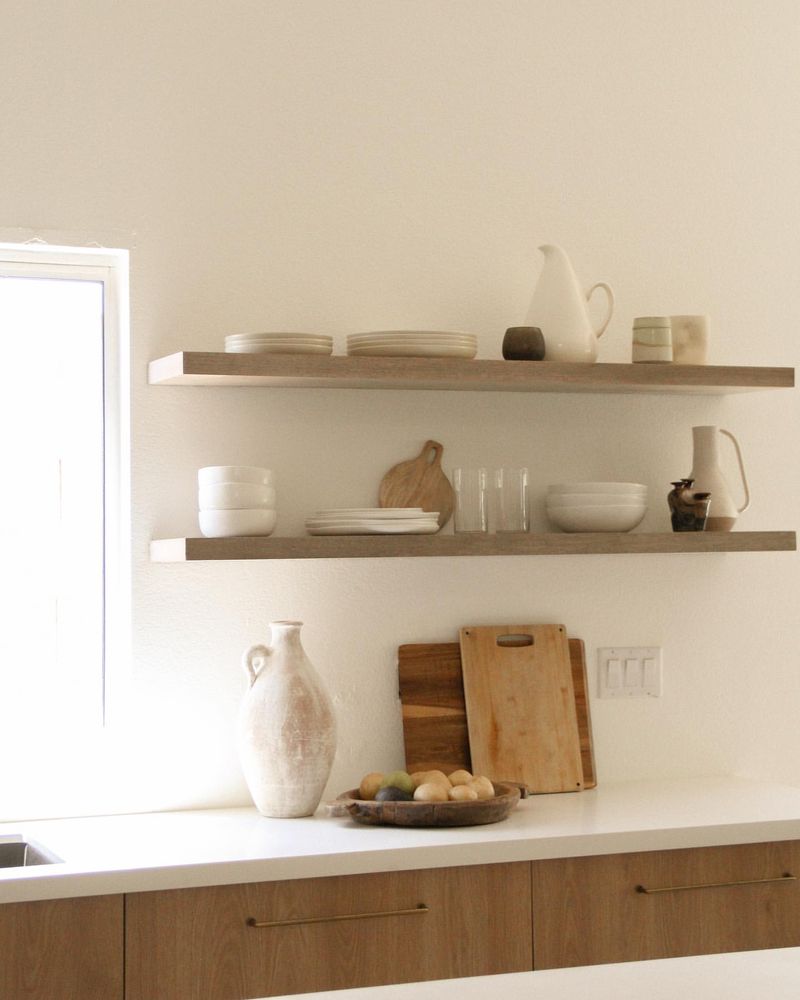 Dust-Free Shelves