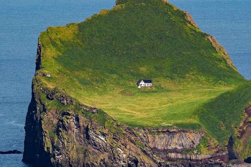 Elliðaey Hunting Lodge